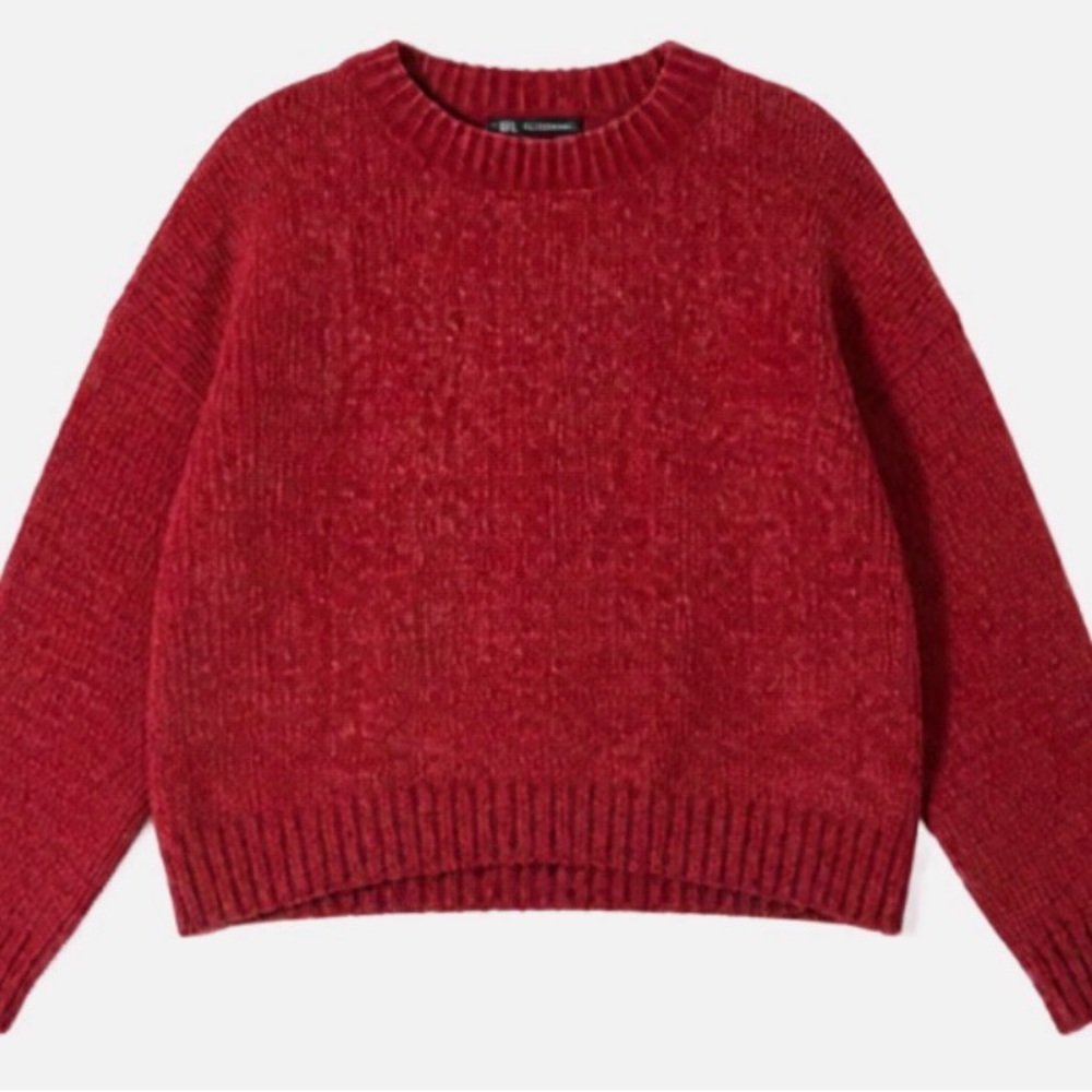 Soft Red Knit Sweater - Cozy Fall & Winter Essential - Size S 🍎